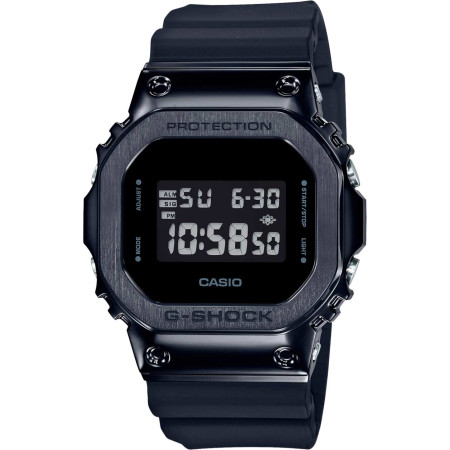 Casio GM-5600B-1